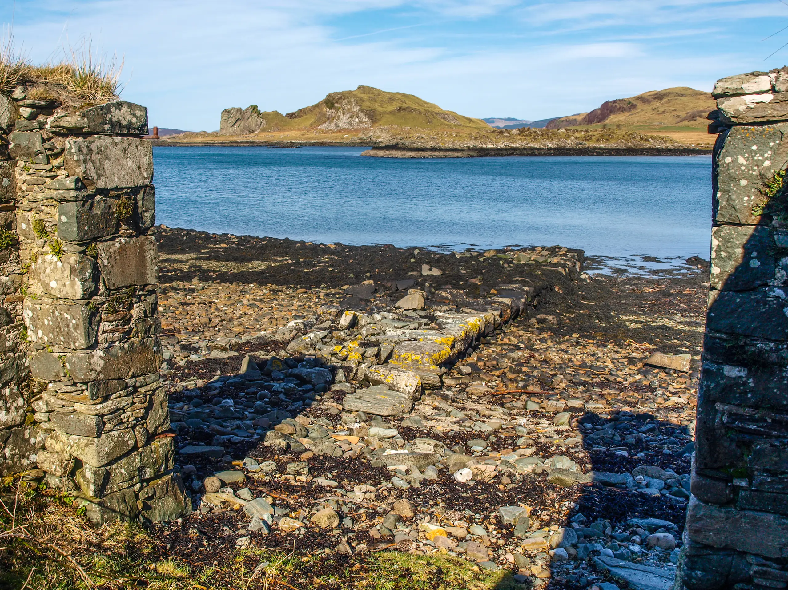 The ruined boathouse by the bay